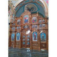 Іконостас з дуба з ручним різьбленням та позолотою