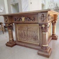 Церковний престол з різьбленням, розмір 150×150×110 см
