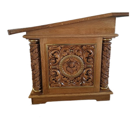 Oak tetrapod with gilding, size 130×90×85 cm