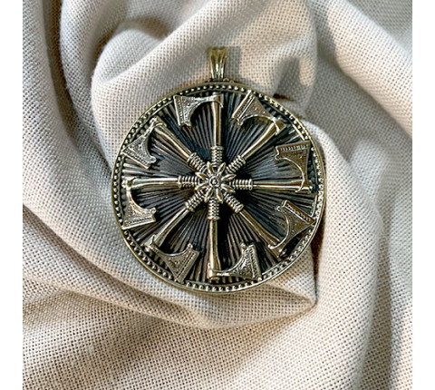 Handmade "Arcana" pendant made of brass