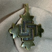 Нагрудний хрестик "Хрестик 3" ручної роботи з латуні
