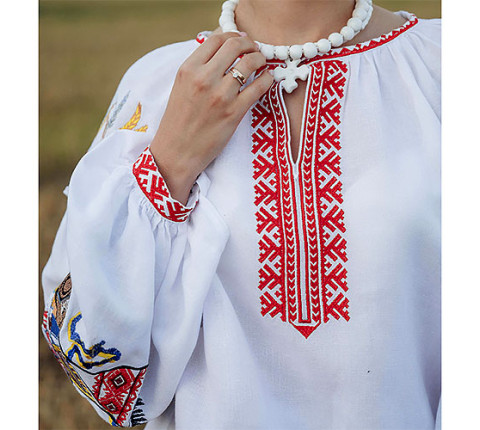 Вишиванка жіноча "Ніжність Буковини"