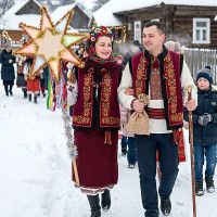 Вишитий кептарик «Різдвяна зірка» з бордового кашеміру