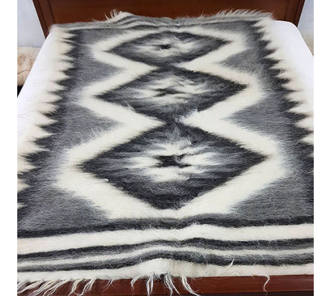 Hutsul hand-made blanket "Tradition"