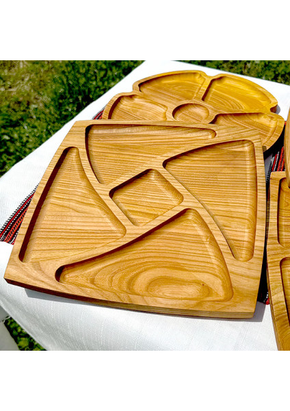 Square cherry wood serving dish "Fan"