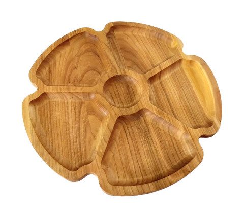 Serving dish "Flower" — round wooden plate