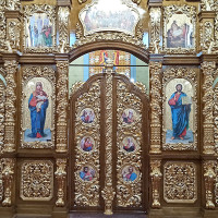 Carved iconostasis made of alder with mirror gilding, village of Khmilno