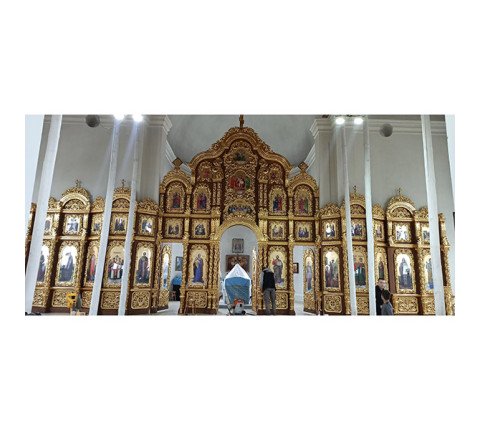 Золочений іконостас з вільхи з високою центральною частиною та бічними крилами