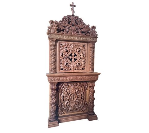 Two-tiered altar made of alder with a cabinet for the niche in the altar