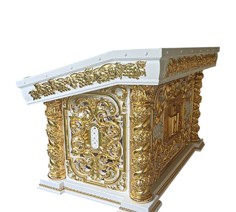 Church tetrapod with twisted columns and gilded carvings