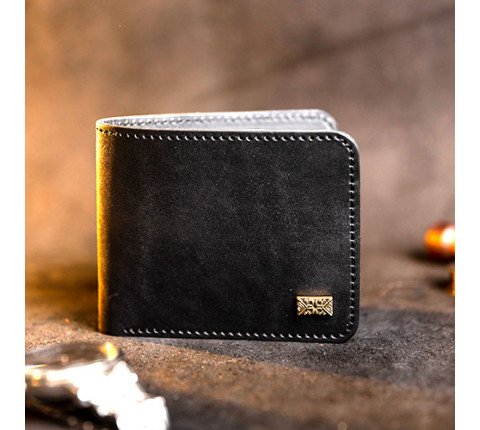 Light leather wallet with metal plate (black)