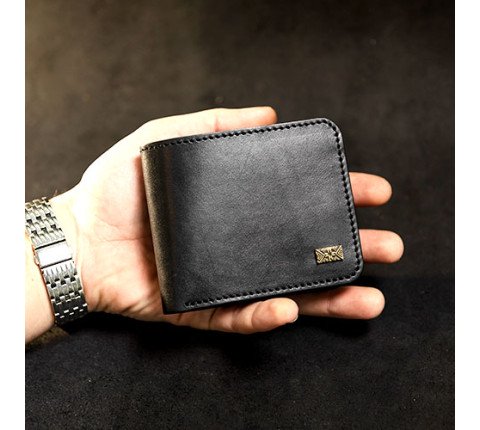 Light leather wallet with metal plate (black)
