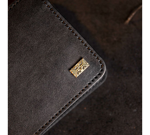 Light leather wallet with metal plate (black)