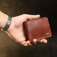 Легкий шкіряний гаманець з металевою плиточкою (коричневий)