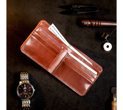 Light leather wallet with metal plate (brown)