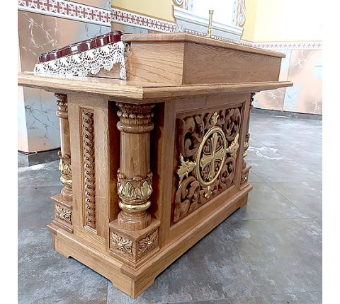 Handmade tetrapod made of oak or pear by the masters of Kosiv region