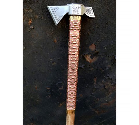 The "Edelweiss 3" axe is a compact companion for the mountains and home.