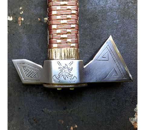 The "Edelweiss 3" axe is a compact companion for the mountains and home.
