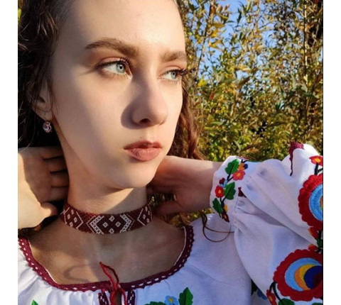 Силянка з бісеру Лесі Українки (коричнева)