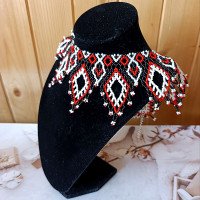 Beaded bracelet "Edelweiss" red