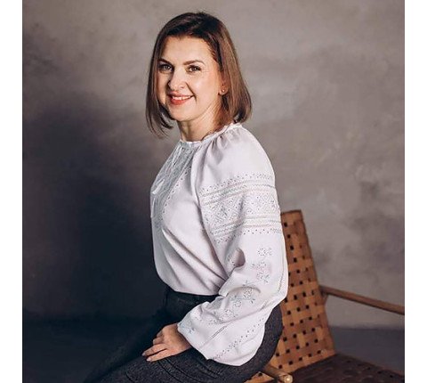 Жіноча сорочка «Незабутка» з ручною вишивкою реглан