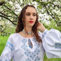 Силянка з бісеру Лесі Українки (сіра)