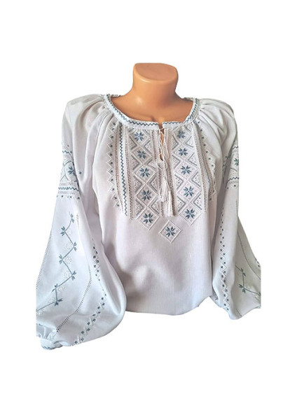 Women's shirt "Cornflower" with hand embroidery raglan