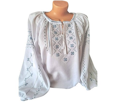 Women's shirt "Cornflower" with hand embroidery raglan
