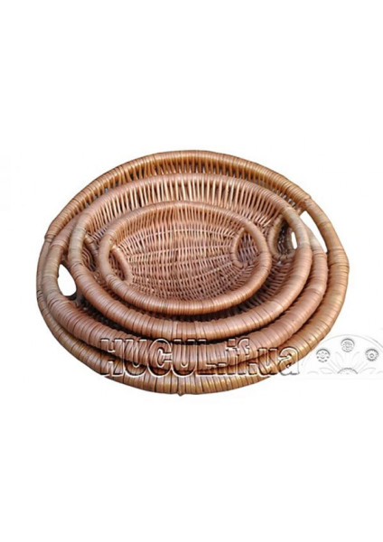 Set of 4 wicker trays.