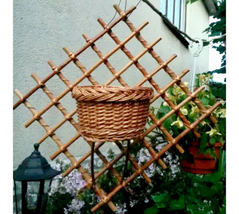 Wall-mounted wicker stand "Net"