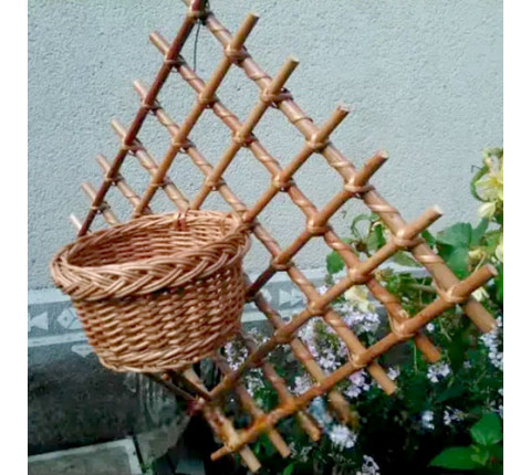 Wall-mounted wicker stand "Net"