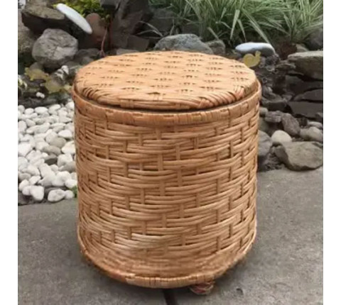 Stool made of wicker "Skhovanka"