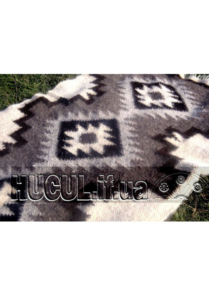 Black and white handmade blanket "Plai"