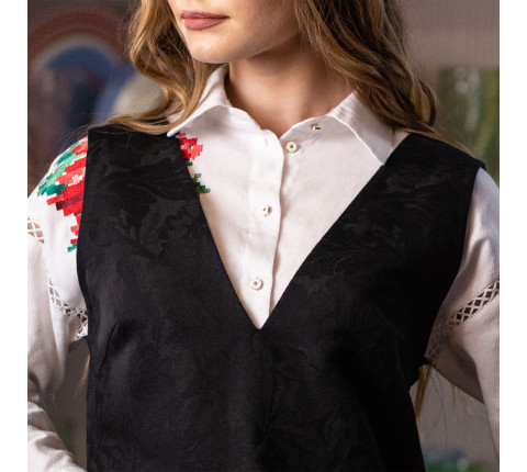 Сарафан жіночий з вишивкою