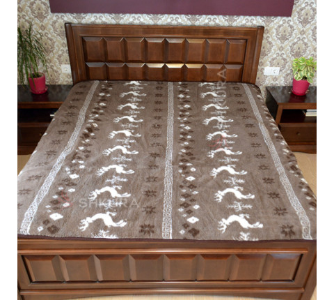Blanket made of sheep wool by Oleny