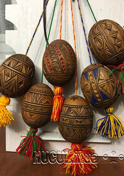 Wooden Easter egg 19