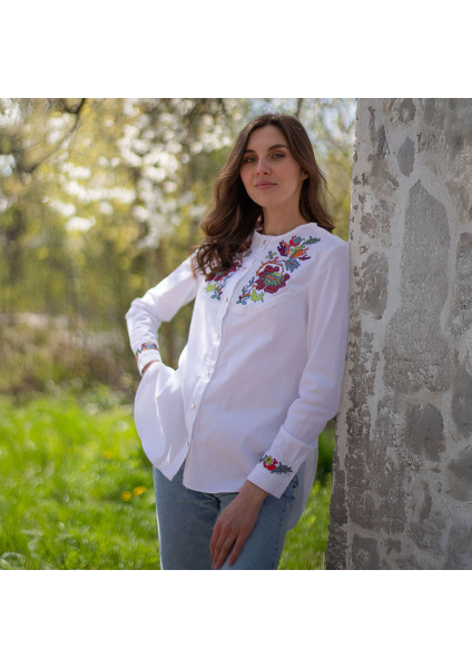 Embroidered women's blouse "Charming Vyshyvanka"