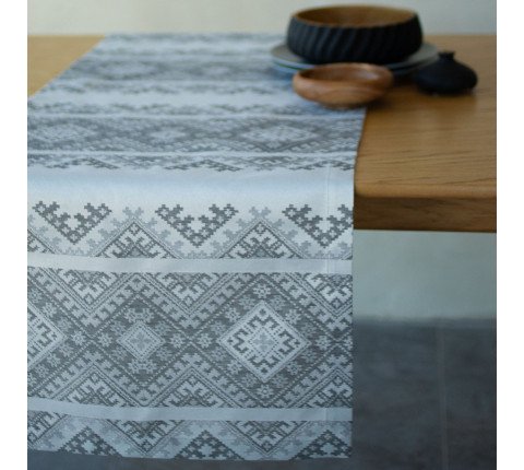 Embroidered Runner "Arabesque"