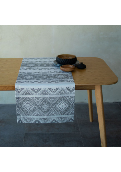 Embroidered Runner "Arabesque"