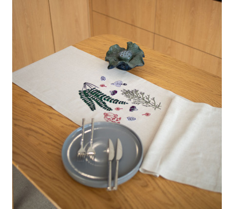 Runner with floral embroidery