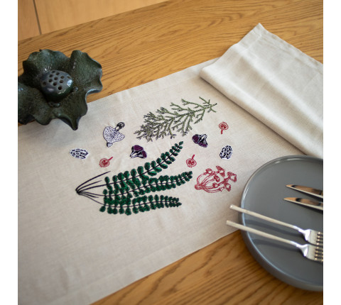Runner with floral embroidery