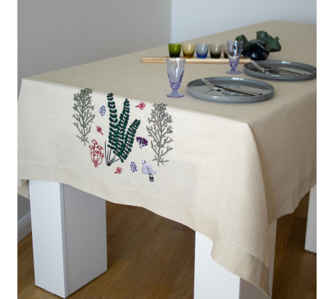 Tablecloth with floral embroidery