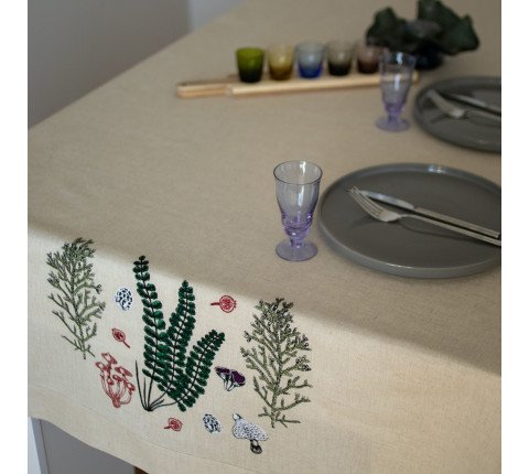 Tablecloth with floral embroidery