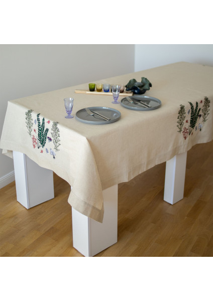 Tablecloth with floral embroidery