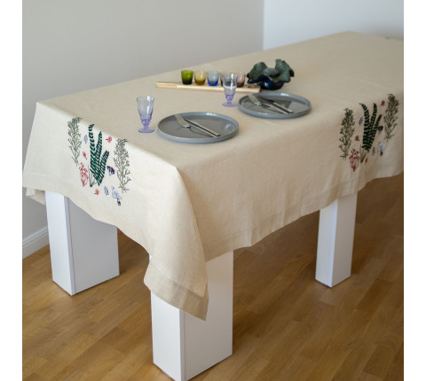 Tablecloth with floral embroidery